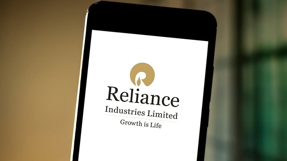 Reliance Considers Purchasing Venezuelan Oil amid Changing Global Energy Dynamics - null