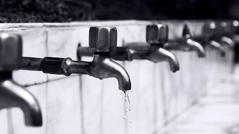 Budget Fails - Photo by PS Photography