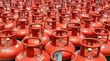 Delhi Govt Caps Commercial LPG Supply at 20% of Average Consumption, Announces Priority Allocation