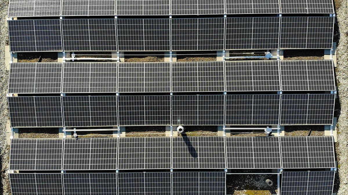 India’s expanding clean energy sector - null