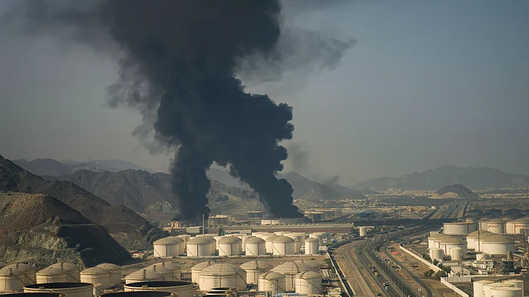 Fire and plumes of smoke rise from an oil facility in Fujairah, United Arab Emirates - Photo by AP