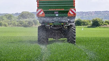 Hormuz Blockade Risk Pushes India to Hunt Fertilizer Supplies from China, Russia, Canada