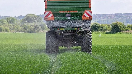 Hormuz Blockade Risk Pushes India to Hunt Fertilizer Supplies from China, Russia, Canada