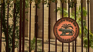 RBI Caps Forex Bets: What It Means for Rupee, Banks