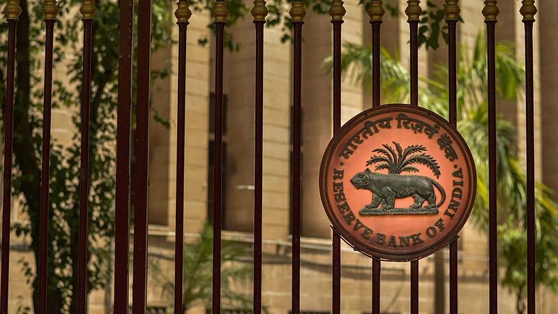 RBI’s $100 Mn Rule May Help Rupee Pare Some Losses