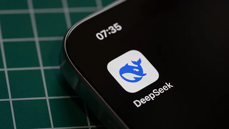 Users face disruptions as DeepSeek chatbot experiences prolonged global service outage - null