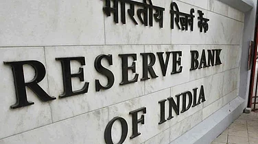 RBI Keeps Policy Rate Unchanged Amid Inflationary Pressure