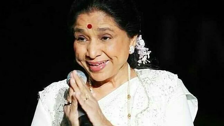 Singer Asha Bhosle Dies at 92 - Twitter