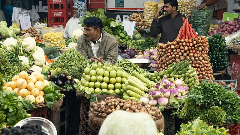 Vegetable market in India reflecting food-driven inflation trends in March 2026 - null