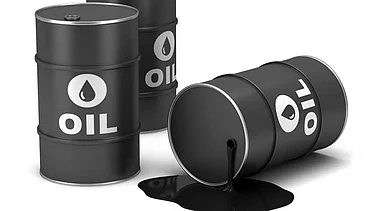Crude Oil Prices Fall Over 2% to ₹8,396/Barrel in Futures Trade as Trump Signals Iran Deal