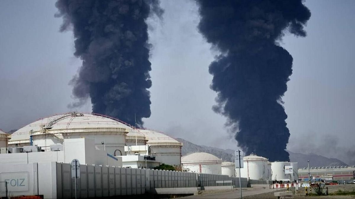 Fires at the oil storage facility in Fujairah port in the UAE - Facebook@/6 News WOWT