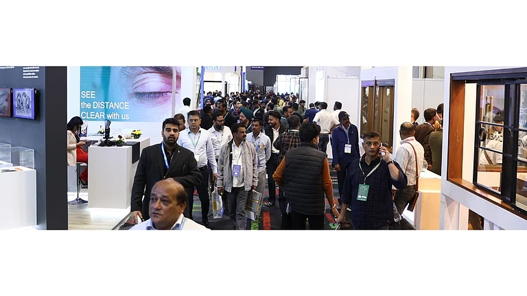 Crowds at Zak Fenestration India Expo 2026 - null