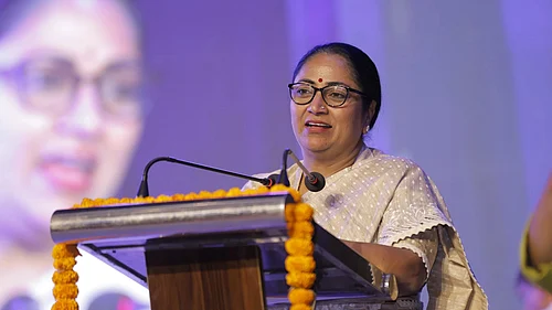 Twitter : Delhi CM, Rekha Gupta