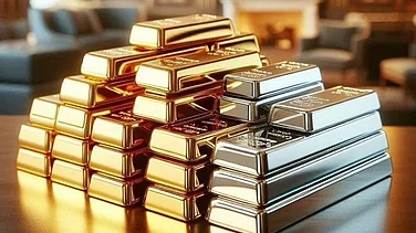 Silver, gold face key test as West Asia tensions, US data set tone