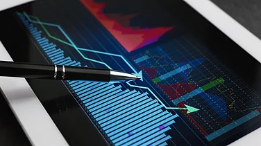 Global Markets Brace as Iran-US Nuclear Dispute Intensifies Over Hormuz Blockade