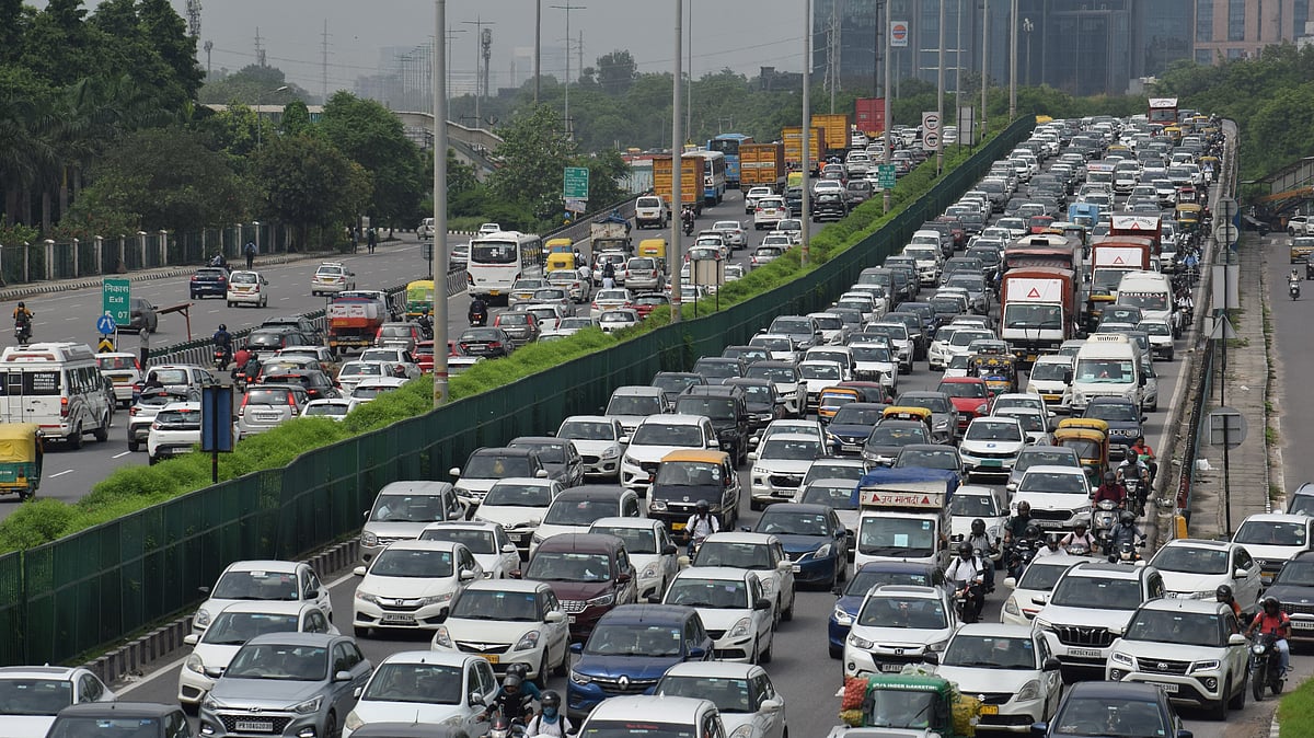 Commercial trucks queue at Delhi border as new green charges apply - null