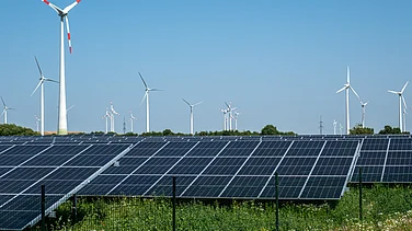 China, India Double Down on Green Hydrogen Amid West Pullback