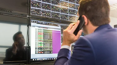 Markets Slide as Oil Tops $100, Sensex Falls 650 Points in Early Trade