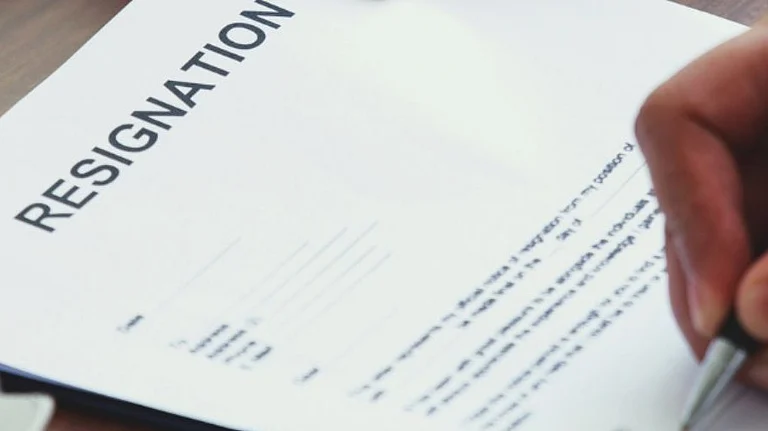 Unitech's Nominee Director Uma Shankar Resigns - null