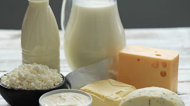 Shah Announces Plans For Dairy Sector Expansion In Ladakh; 50k-Ltr/Day Plant To Come Up In Leh - Freepik