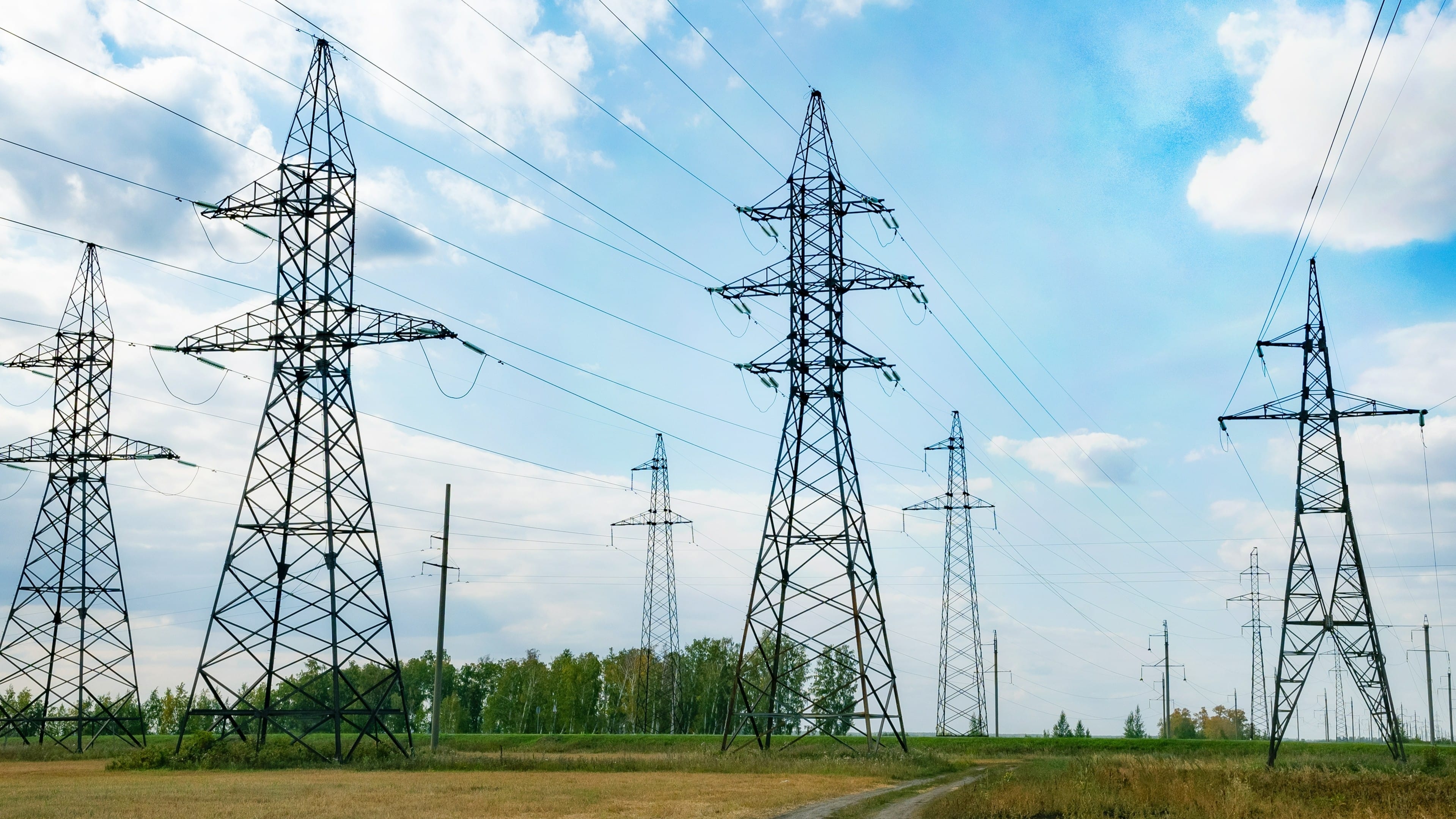 India’s Power Growth Slows in Q4 FY26 as Clean Energy Boom Tests Grid Limits