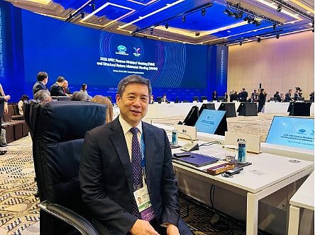 ADB chief economist Albert Park  - null