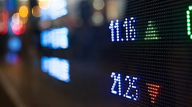 Stock Markets Climb in Early Trade Amid Drop in Oil Prices
