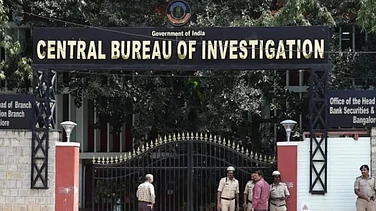 CBI Arrests IT Officer for Taking ₹4,000 Bribe for Deleting Duplicate PAN Record