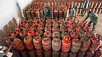 LPG Price Hikes: Govt Will Pay 'Political Price', Says Sharad Pawar; Cong's Wadettiwar Slams BJP LPG Price Hikes: Govt Will Pay 'Political Price', Says Sharad Pawar; Cong's Wadettiwar Slams BJP