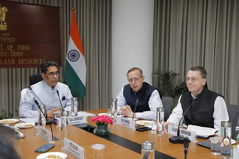 Department of Land Resources and World Bank Delegation - PIB