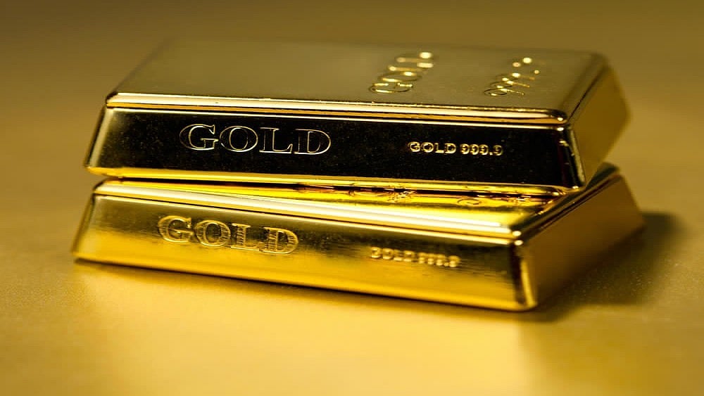 Gold Futures Sink to Three-Month Low as Dollar Rally Batters Bullion