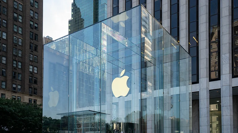 Apple - Shutterstock