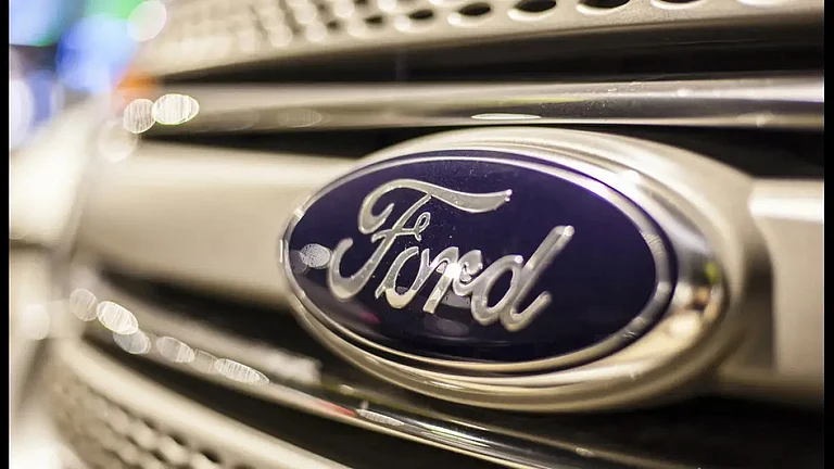 Ford Calls Back Its 'Gray Beards' After Betting Too Much on AI - null