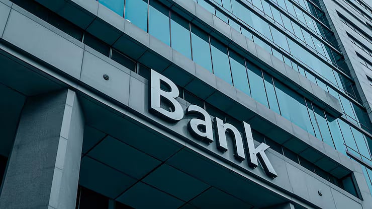 BFSI's CFO Chairs Keep Changing Hands — Here's Who's In And Who's Out - Magnific