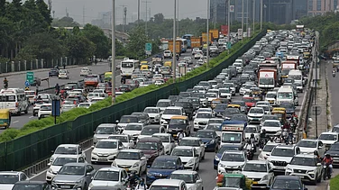 Delhi's New EV Policy Envisions 'Truck Revolution', Infrastructure Problems Remain