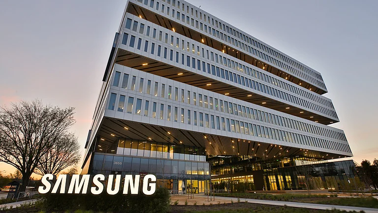 Samsung Loses $100 Bn in Market Value Despite Record Profit - Samsung Newsroom