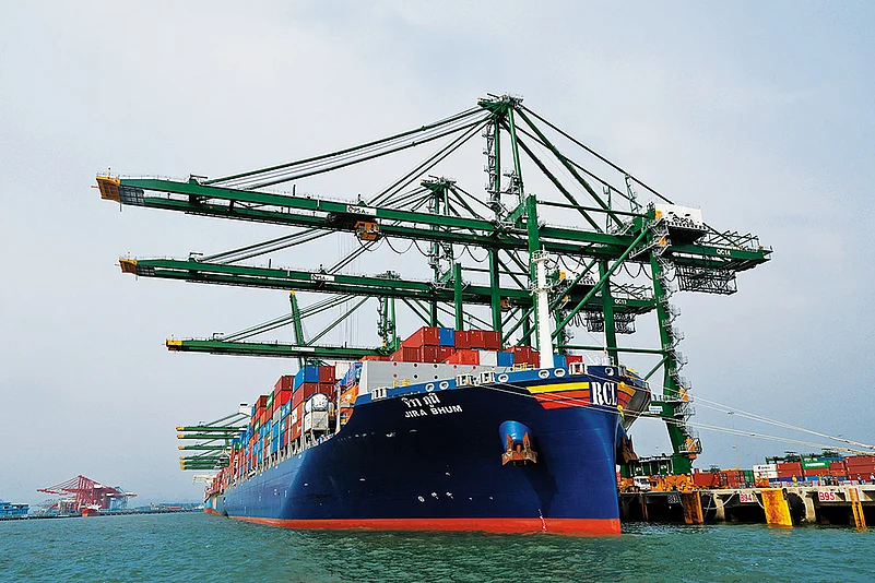 JNPA hosted Damietta Express at BMCT, an ultra-large container vessel measuring 400 meters in length overall (LOA) with a capacity of around 23,664 TEUS.