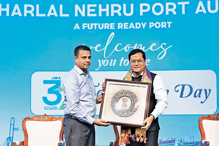 Shri Sarbananda Sonowal, Hon’ble Union Minister of Ports, Shipping and Waterways, was welcomed by Shri Gaurav Dayal, IAS, Chairperson, JNPA, at the 37th Foundation Day event of JNPA. - null