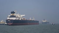 AP : Saudi Arabia's Yanbu Port Sees Surge In Oil Tanker Activity In 'Dark' Mode 