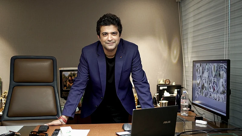 Dr. Himanshu Gandhi