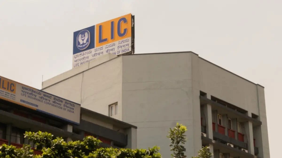 Institutional Investors Subscribe Over 66% Of LIC Shares Till Afternoon Trade
