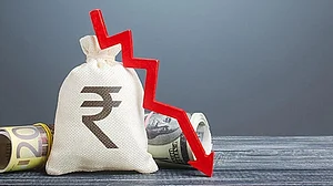 Rupee Falls 7 Paise To Close At 94.50 Against US Dollar