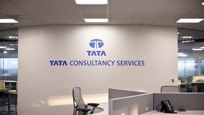 TCS Edges Out Accenture For Best Buy’s India GCC Operations In ₹2,000-Cr Deal