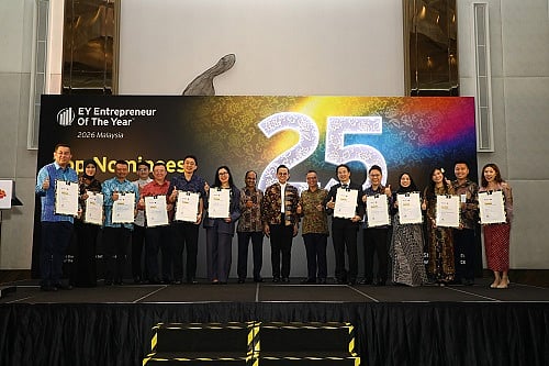 Minister of Entrepreneur and Cooperatives Development Steven Sim Chee Keong (eighth from right) with Top Nominees for the EY Entrepreneur Of the Year 2026 Malaysia awards