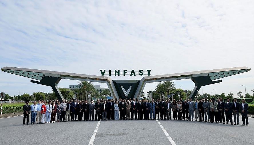 VinFast and its dealer partners will work together to establish 50+ e-motorcycle showrooms across 34 cities in 15 states and territories in India

  - User