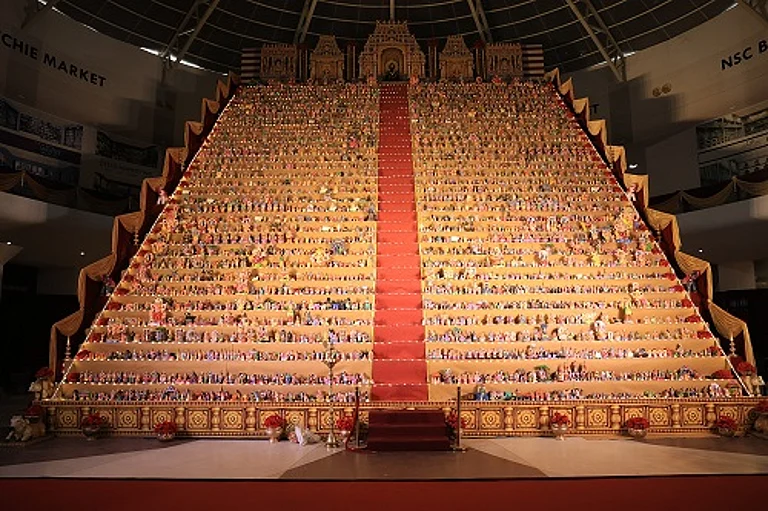 Navaratri Utsavam – Witness the World’s Tallest Golu! - null
