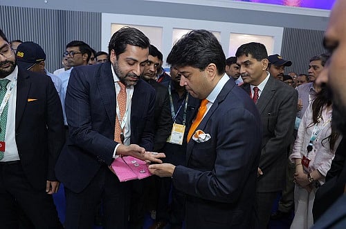 (Left) Karn Nagpal - (Right) Jyotiraditya Scindia - null