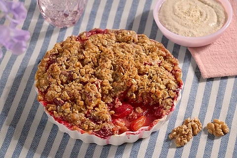Fruit Filling and Walnut Oat Topping