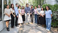 Dr Tan Hong Ming, Assistant Dean (Digital Operations), NUS Business School (sixth from left), with Ms Tara Bal, Head of Corporate Communications, NUS Business School (fifth from right), together with representatives from the Vietnamese media