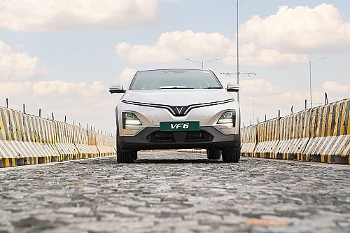 The VF 6 has received a five-star Bharat NCAP rating for adult and child occupant protection, while seven airbags come as standard - null
